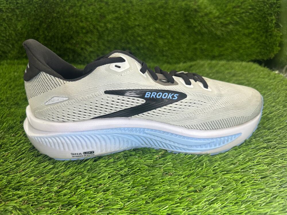 Brooks Ghost 18 1104932E172 Athletic Sneaker Men's 8 Beige Mesh Running Training